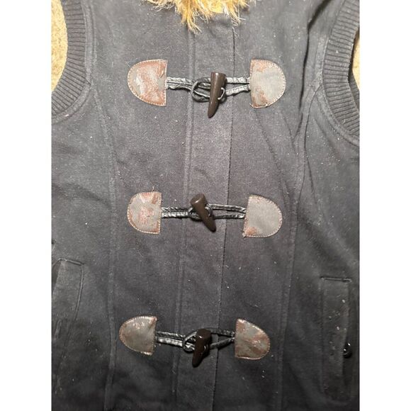 Size Small Furry Vest FLAWED - Picture 3 of 4
